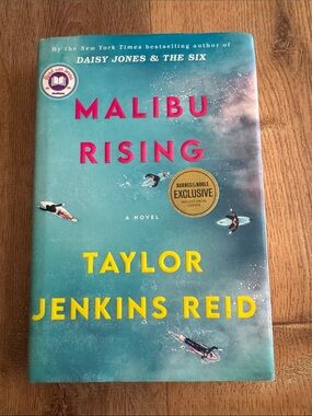 Malibu Rising by Taylor Jenkins Reid Hardcover